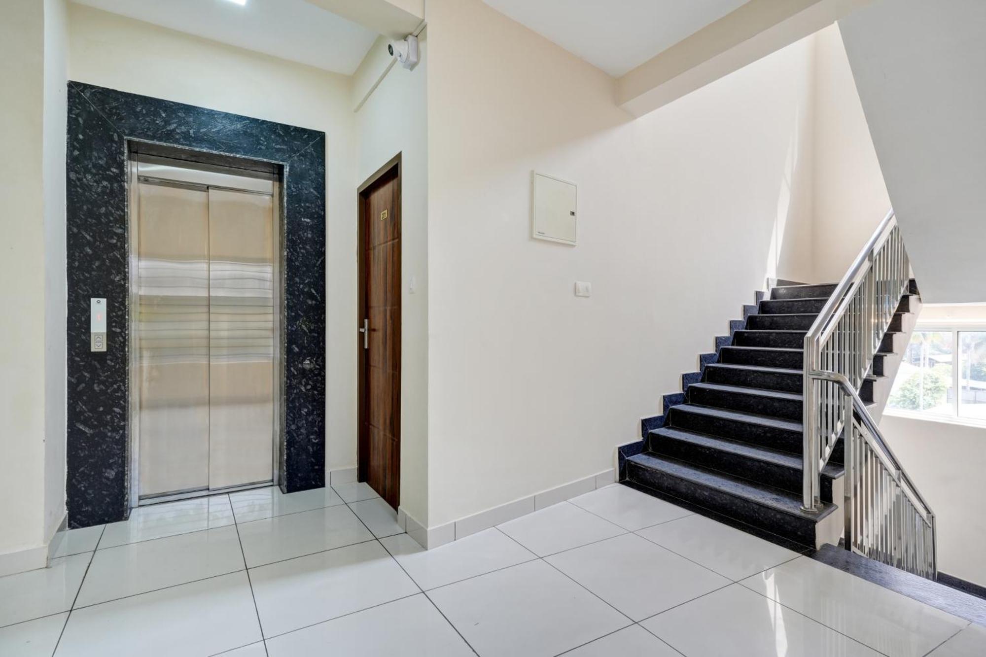 Gypsy Hotel Cusat Kochi ภายนอก รูปภาพ