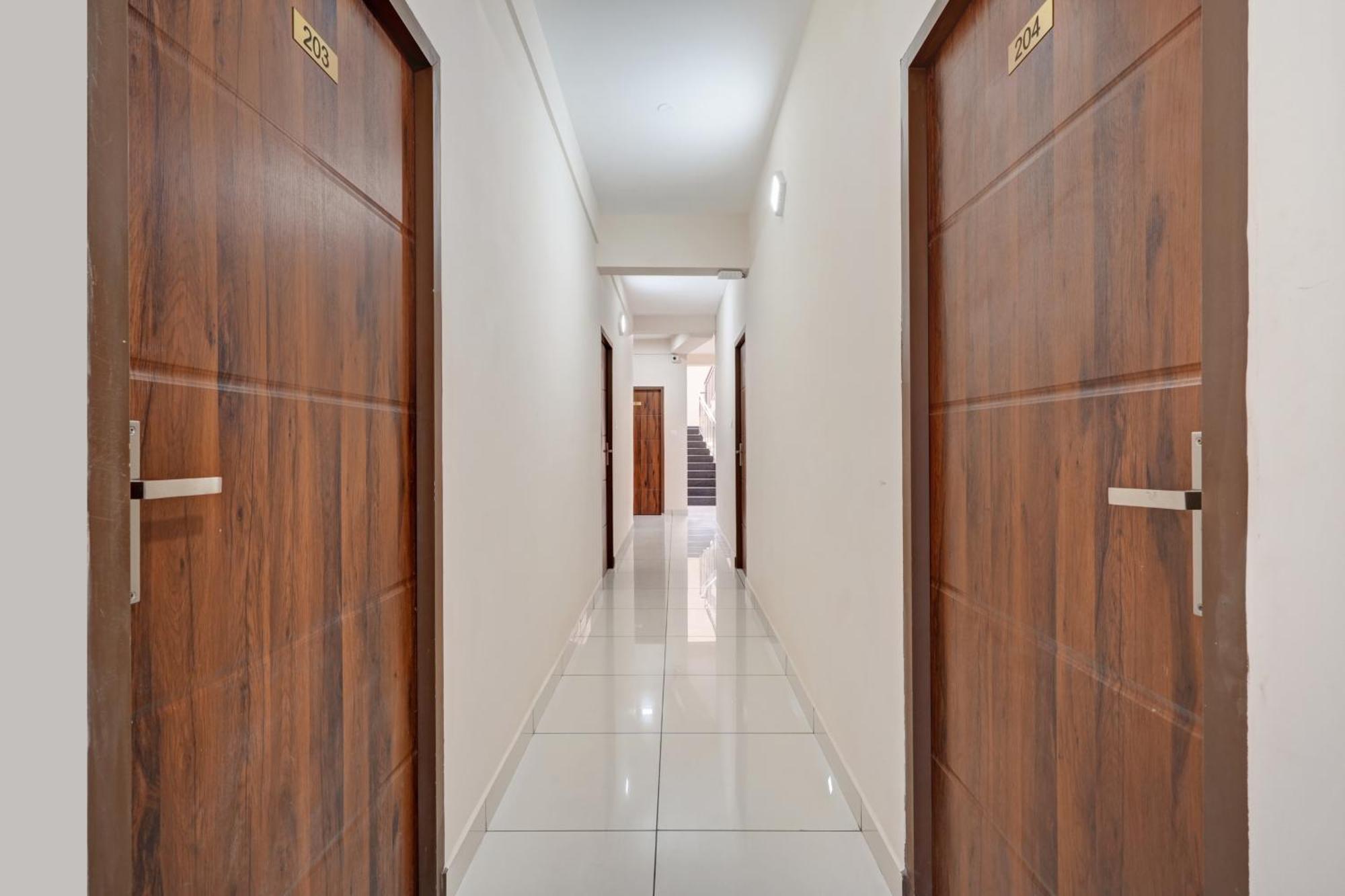 Gypsy Hotel Cusat Kochi ภายนอก รูปภาพ