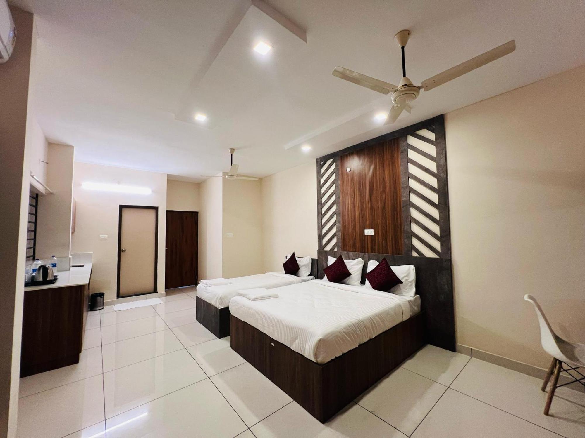 Gypsy Hotel Cusat Kochi ภายนอก รูปภาพ