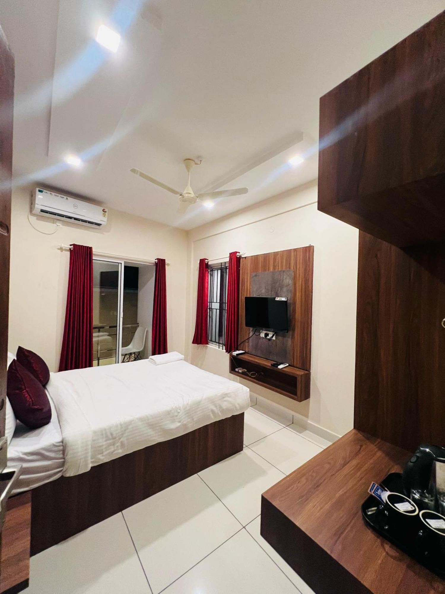 Gypsy Hotel Cusat Kochi ภายนอก รูปภาพ