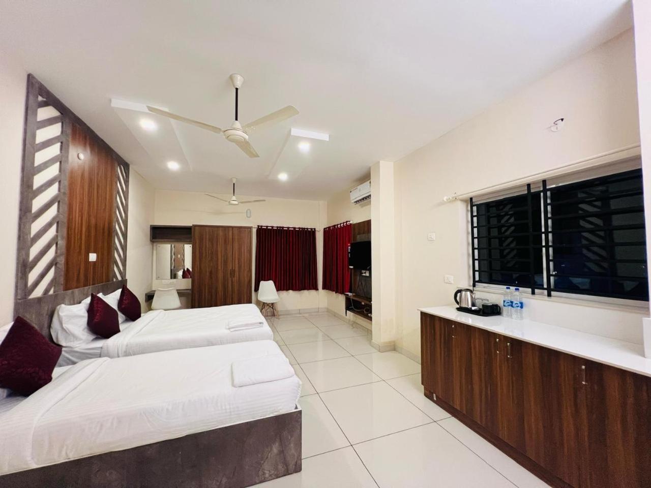 Gypsy Hotel Cusat Kochi ภายนอก รูปภาพ