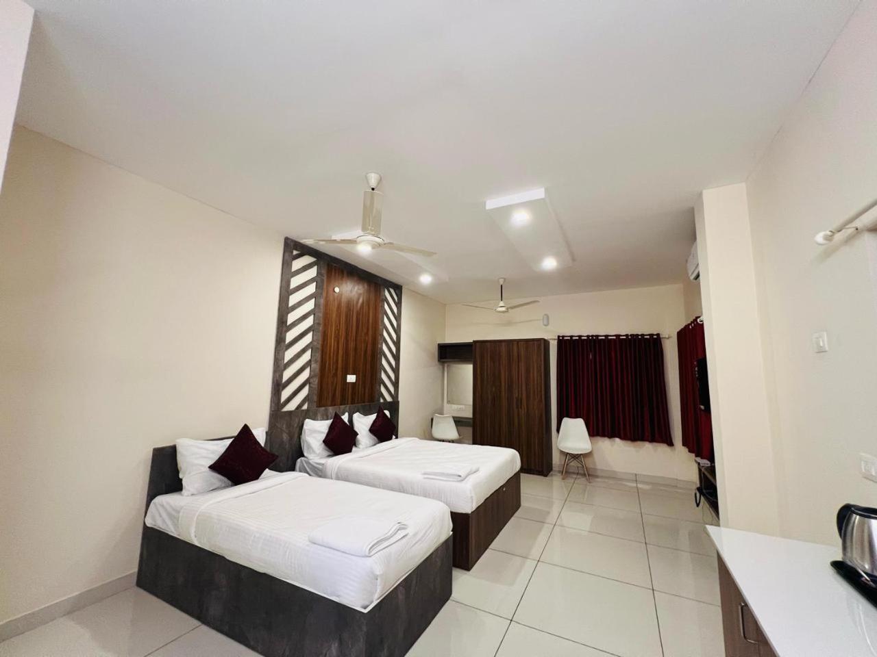 Gypsy Hotel Cusat Kochi ภายนอก รูปภาพ